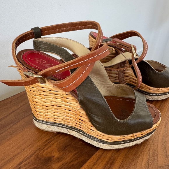 Paloma Barcelo Wedges - Picture 5 of 8